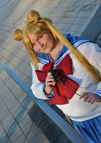 Cosplay-Cover: Bunny Tsukino (Juban Mittelschule Winteruniform)