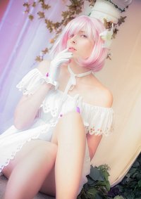 Cosplay-Cover: Mashu Kyrielight (Party Dress)