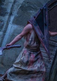 Cosplay-Cover: Pyramid Head (Red Pyramid)