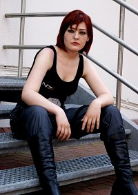 Cosplay-Cover: Commander Shepard [Casual]