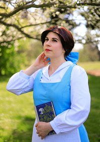 Cosplay-Cover: Belle (blaues Kleid)