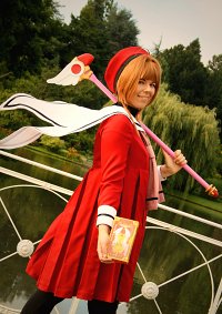 Cosplay-Cover: Sakura Kinomoto *Rote Winteruniform*