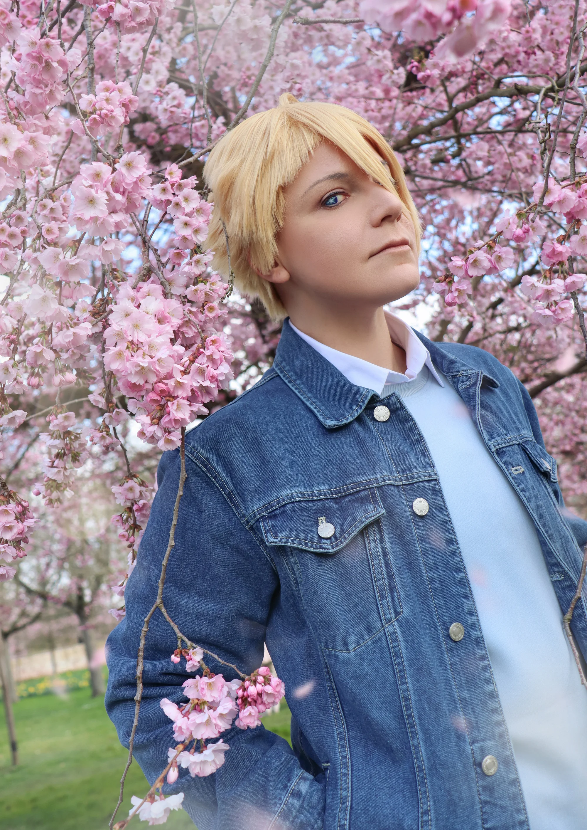 Cosplay-Cover: XXX Aqua Hoshino *Casual Jeans*