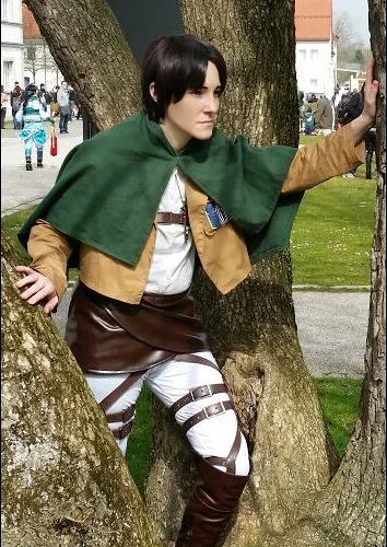 Cosplay-Cover: Eren Jäger (Wings of Freedom)