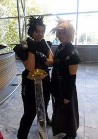Cosplay-Cover: Cloud Strife (FF-AC Version)