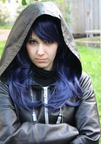 Cosplay-Cover: Marluxia mit blauen Haaren
