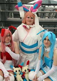 Cosplay-Cover: Feelinara / Sylveon #700 (Gijinka)