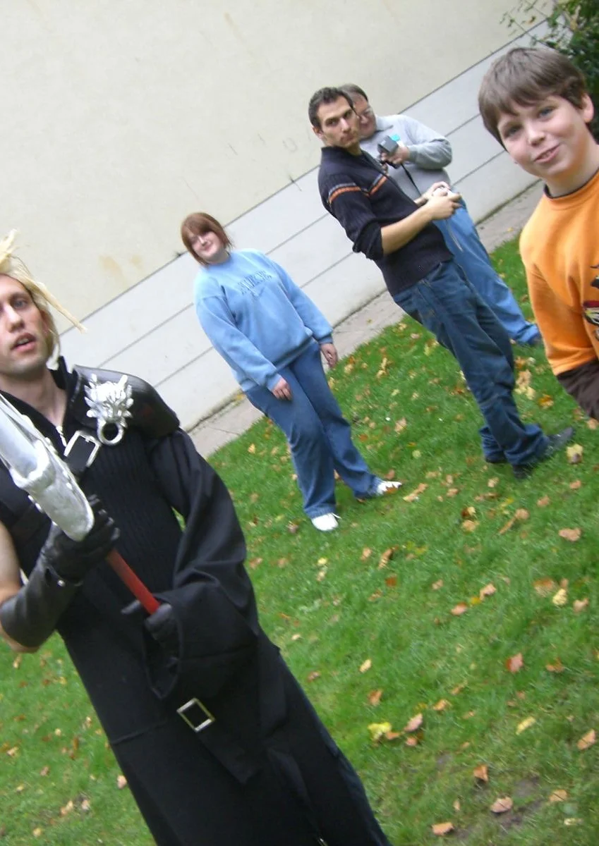 Cosplay-Cover: Bruderchen mit Schlüsselschwert