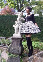 Cosplay-Cover: Casual Lolita (schwarz-weiss)