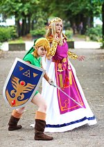 Cosplay-Cover: Prinzessin Zelda-Royal Dress (A Link to the Past)