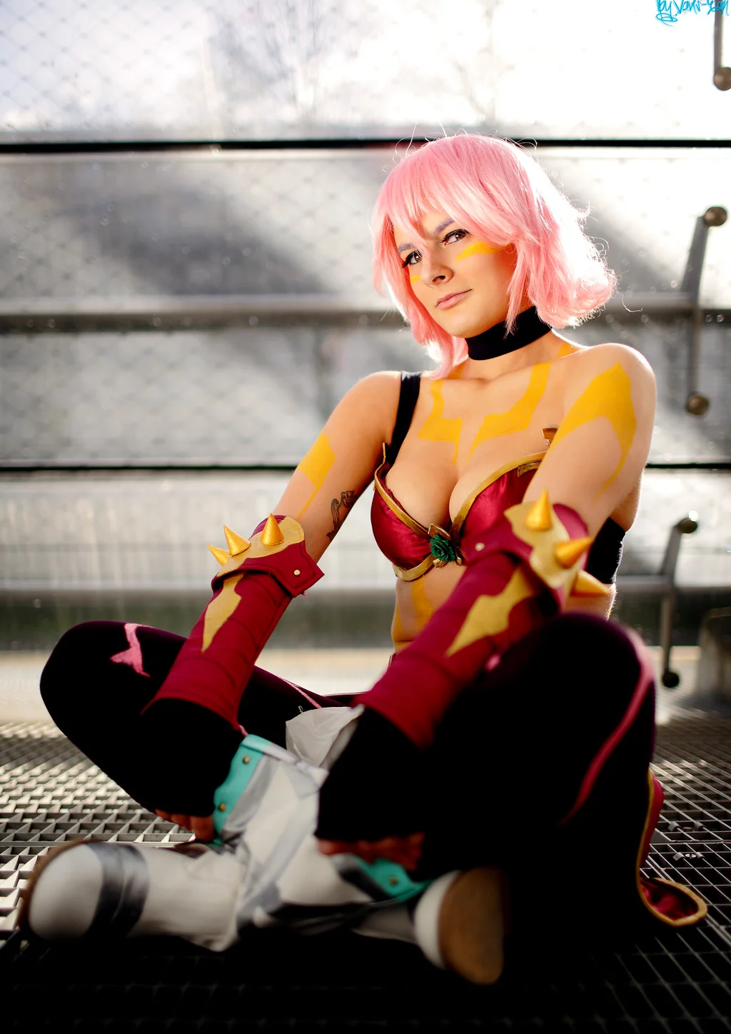 Cosplay-Cover: Black Rose
