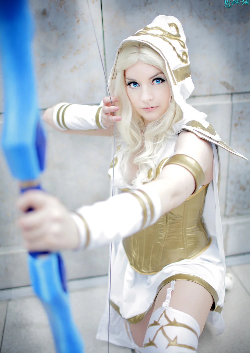 Cosplay-Cover: Ashe [Freljord Skin]