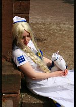 Cosplay-Cover: Alicia Florence (Sommeruniform)