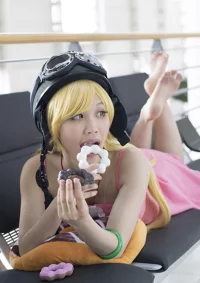 Cosplay-Cover: Shinobu Oshino (Bakemonogatari Outfit)