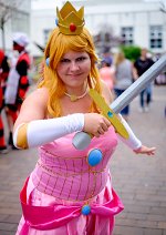 Cosplay-Cover: Prinzessin Peach [Warrior]