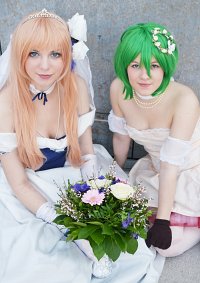 Cosplay-Cover: Sheryl Nome [Wedding Dress]