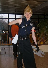 Cosplay-Cover: Cloud Strife AC
