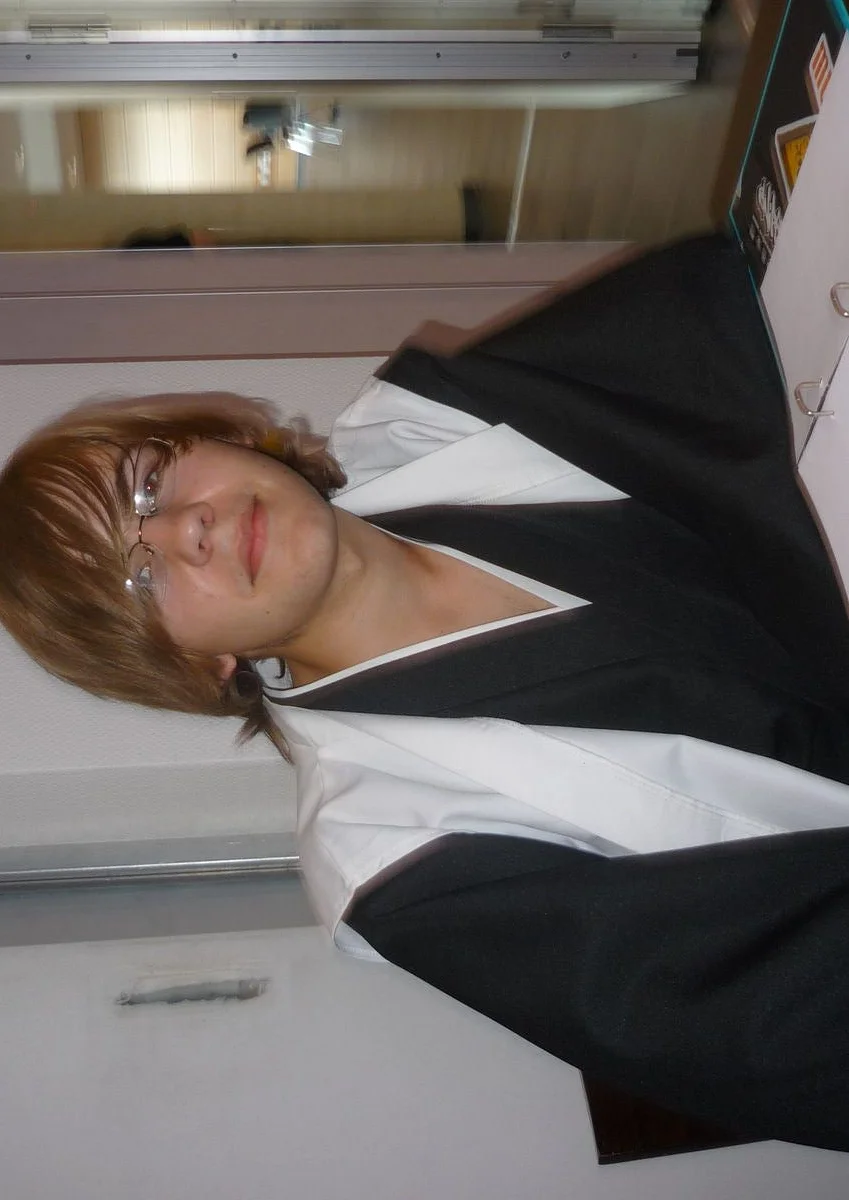 Cosplay-Cover: Sōsuke Aizen (Dokomi)