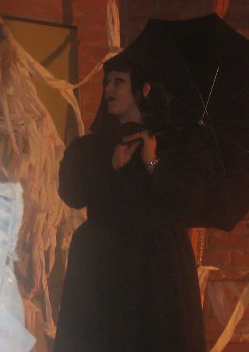 Cosplay-Cover: Mana (Beast of Blood)