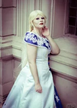 Cosplay-Cover: White Bones [Formal]