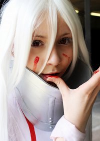 Cosplay-Cover: Shiro/Wretched Egg