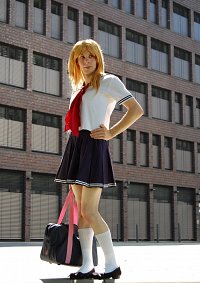 Cosplay-Cover: Akiko Ōhashi (Schuluniform)