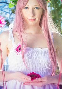 Cosplay-Cover: Luka Megurine (Just Be Friends)