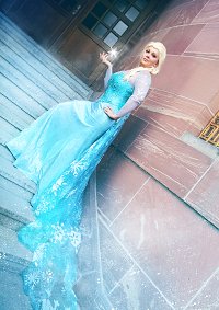 Cosplay-Cover: Queen Elsa of Arendelle