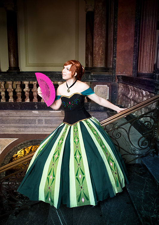 Cosplay-Cover: Anna of Arendelle - Coronation