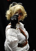 Cosplay-Cover: Norma J. Earhart