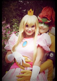 Cosplay-Cover: Prinzessin Peach