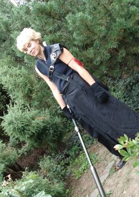 Cosplay-Cover: Cloud Strife - Advent Children
