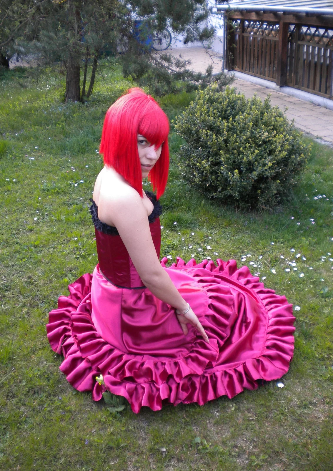 Cosplay-Cover: Madame Red [Ball Gown]