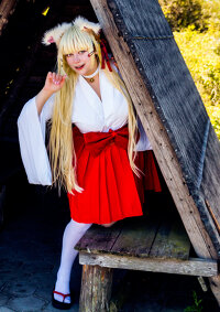 Cosplay-Cover: Fox [Shrine Maiden] Duji Amo