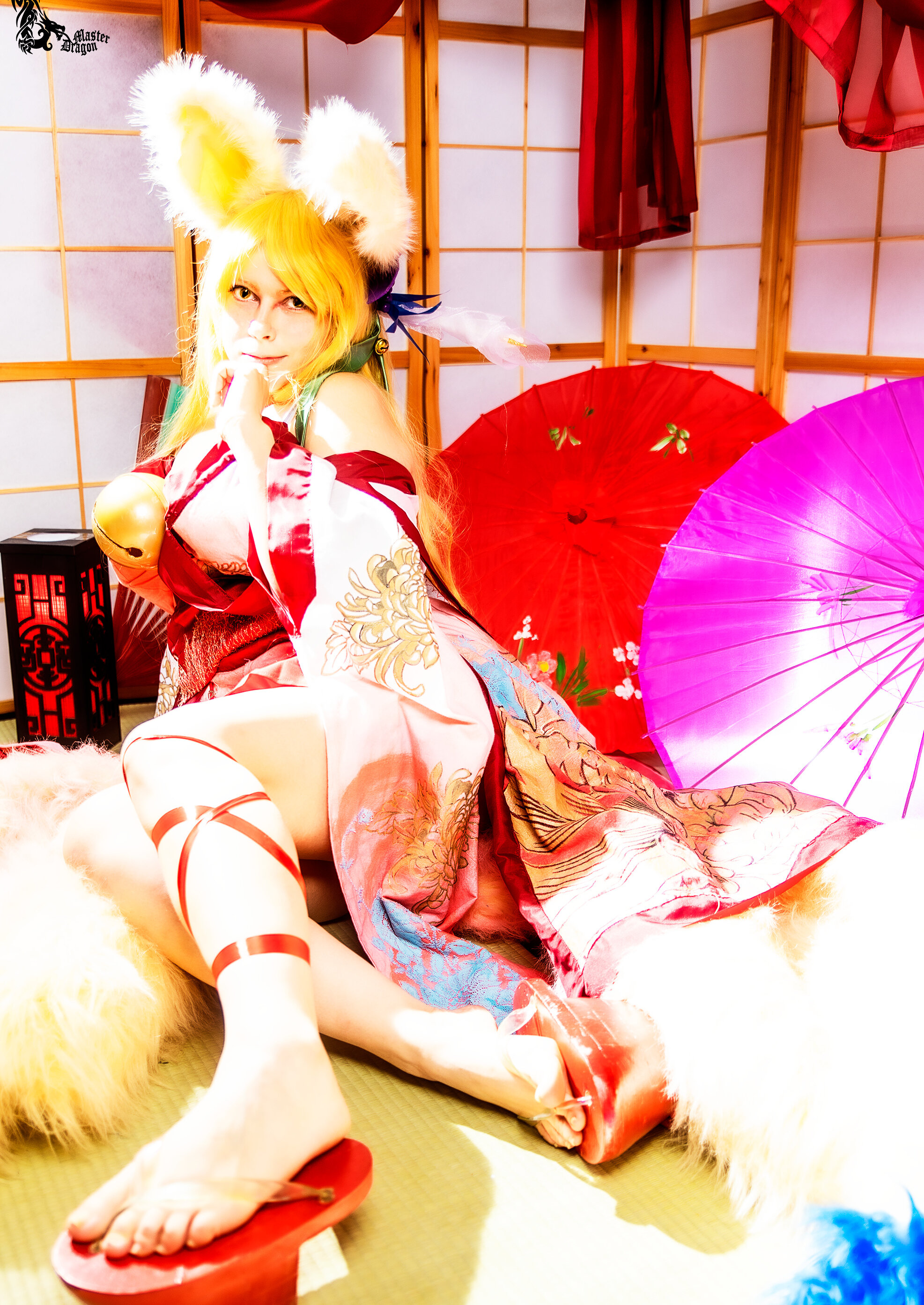 Cosplay-Cover: Miko