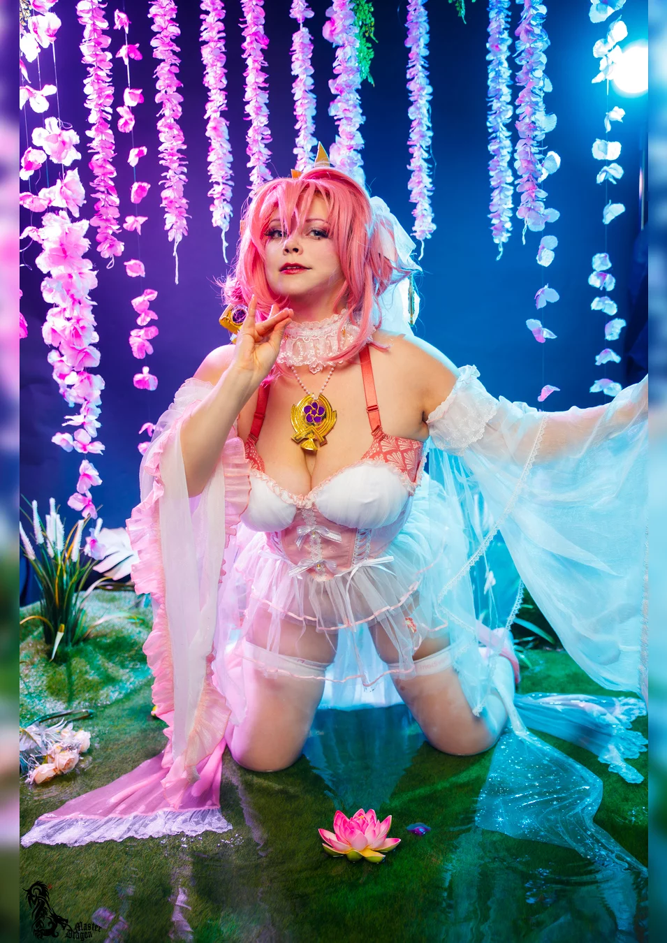 Cosplay-Cover: Yae Miko [Wedding Miccostumes]