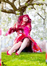 Cosplay-Cover: Teto [red dress]