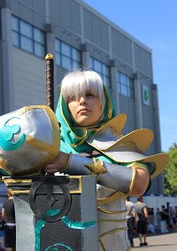 Cosplay-Cover: Riven (Redeemed Skin)