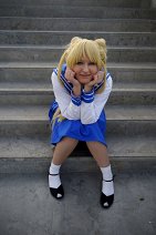 Cosplay-Cover: Usagi Tsukino erste Schuluniform