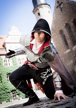 Cosplay-Cover: Ezio Auditore [Black Dress]