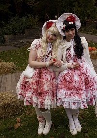 Cosplay-Cover: Blutpanscherei (Guro Lolita)