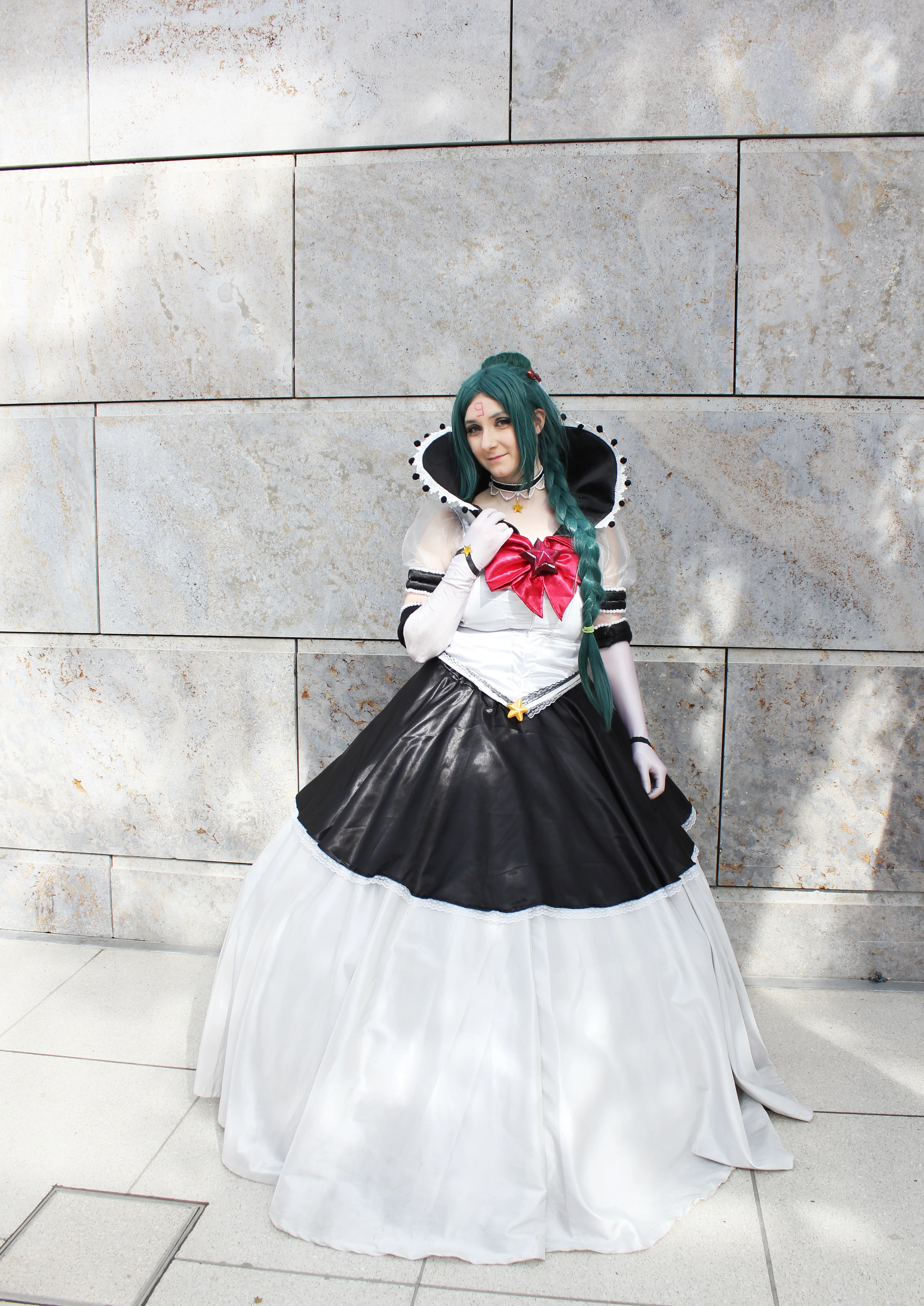 Cosplay-Cover: Sailor Pluto Ballkleid Version