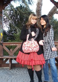 Cosplay-Cover: Schwarz-Rote Classic Lolita