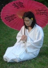 Cosplay-Cover: Kuchiki Rukia (weißer Kimono)