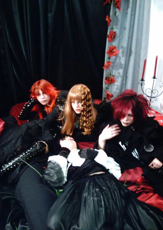 Cosplay-Cover: Die - Cage