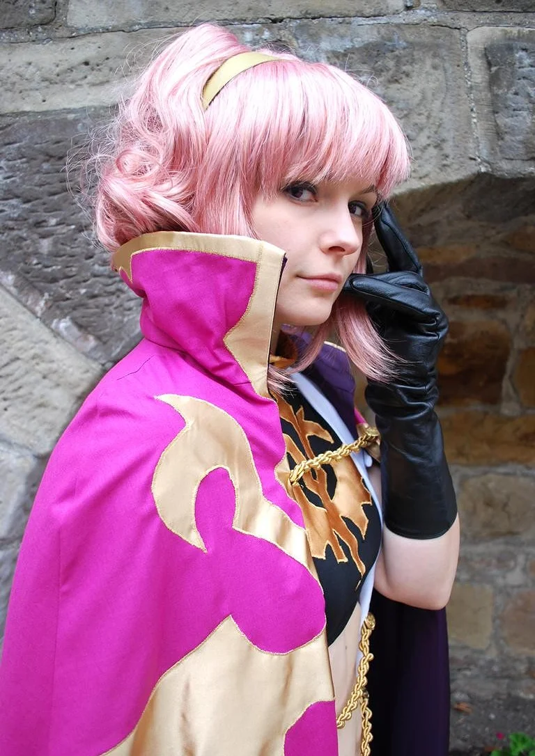 Cosplay-Cover: Anya Alstreim (Knight of Six)
