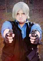 Cosplay-Cover: Leon S. Kennedy [RE 6 - China]