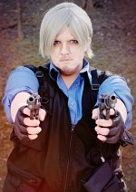 Cosplay-Cover: Leon S. Kennedy [RE 6 - China]