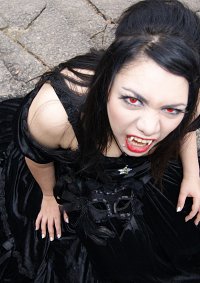 Cosplay-Cover: Vampir Braut