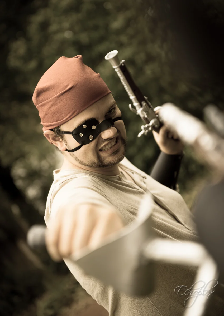 Cosplay-Cover: Namenloser Held  {Risen 2}